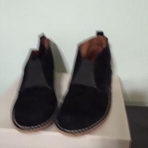 Shoe